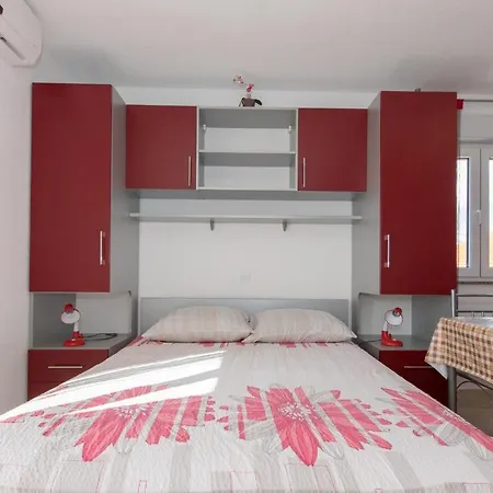 Studio Apartments Zloic In Krvavica Exterior photo