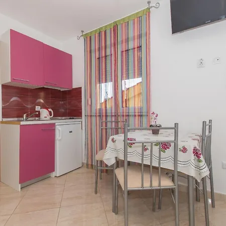 Studio Apartments Zloic In Krvavica Exterior photo