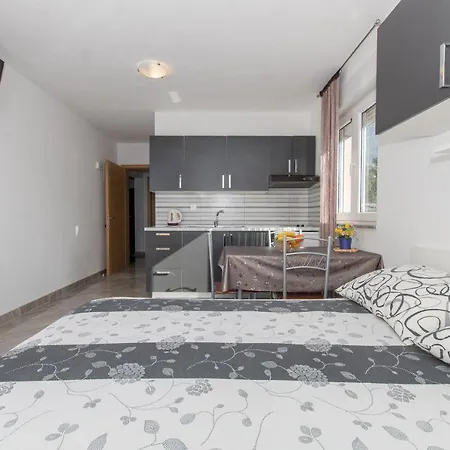 Studio Apartments Zloic In Krvavica Exterior photo