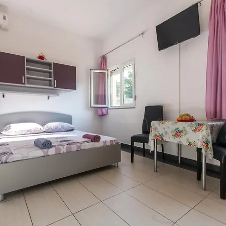 Studio Apartments Zloic In Krvavica Exterior photo