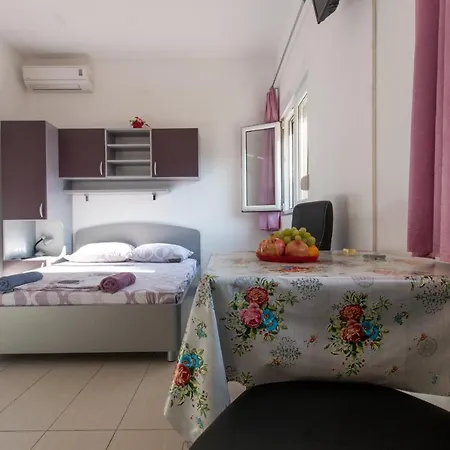Studio Apartments Zloic In Krvavica Exterior photo