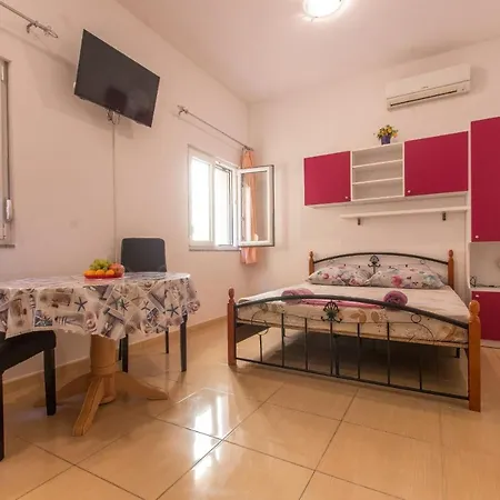 Studio Apartments Zloic In Krvavica Exterior photo