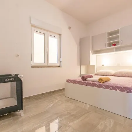 Studio Apartments Zloic In Krvavica Exterior photo
