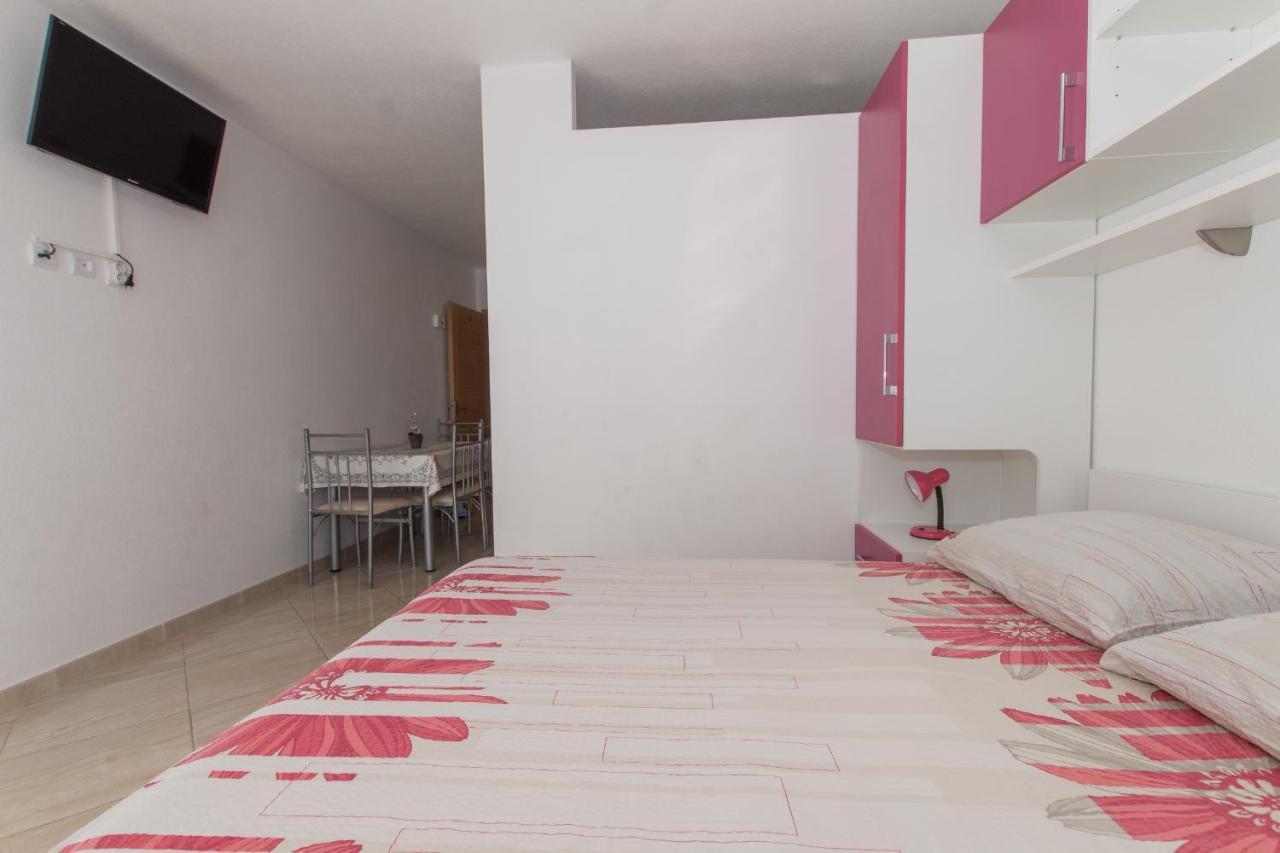 Apartment Zloic In