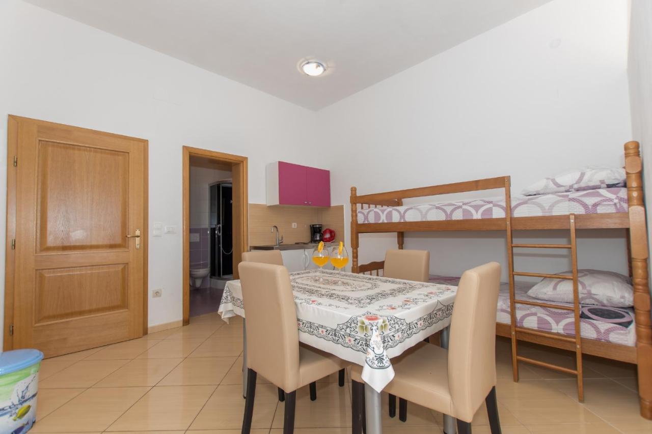 Apartment Zloic In *