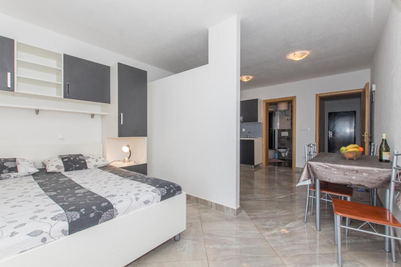 Apartment Zloic In *