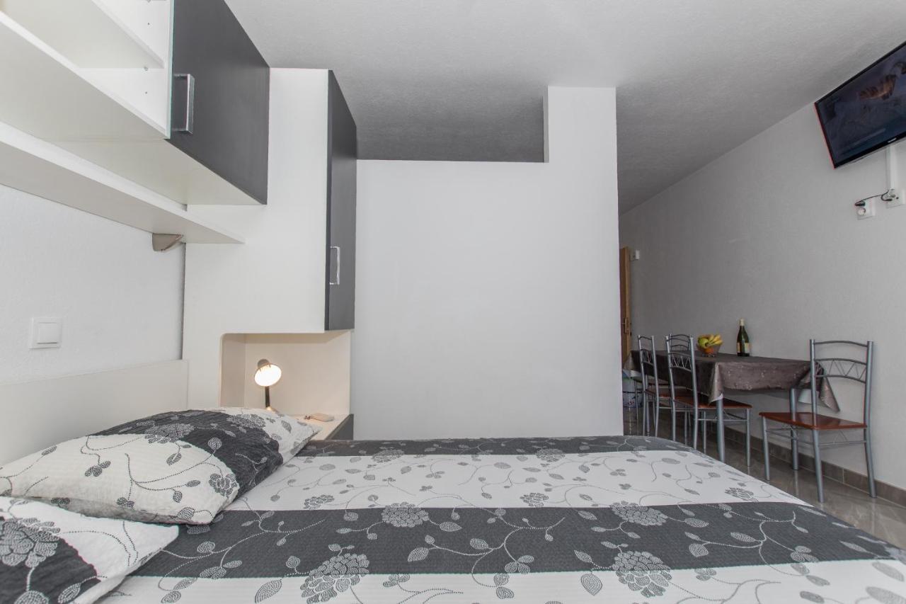 Apartment Zloic In
