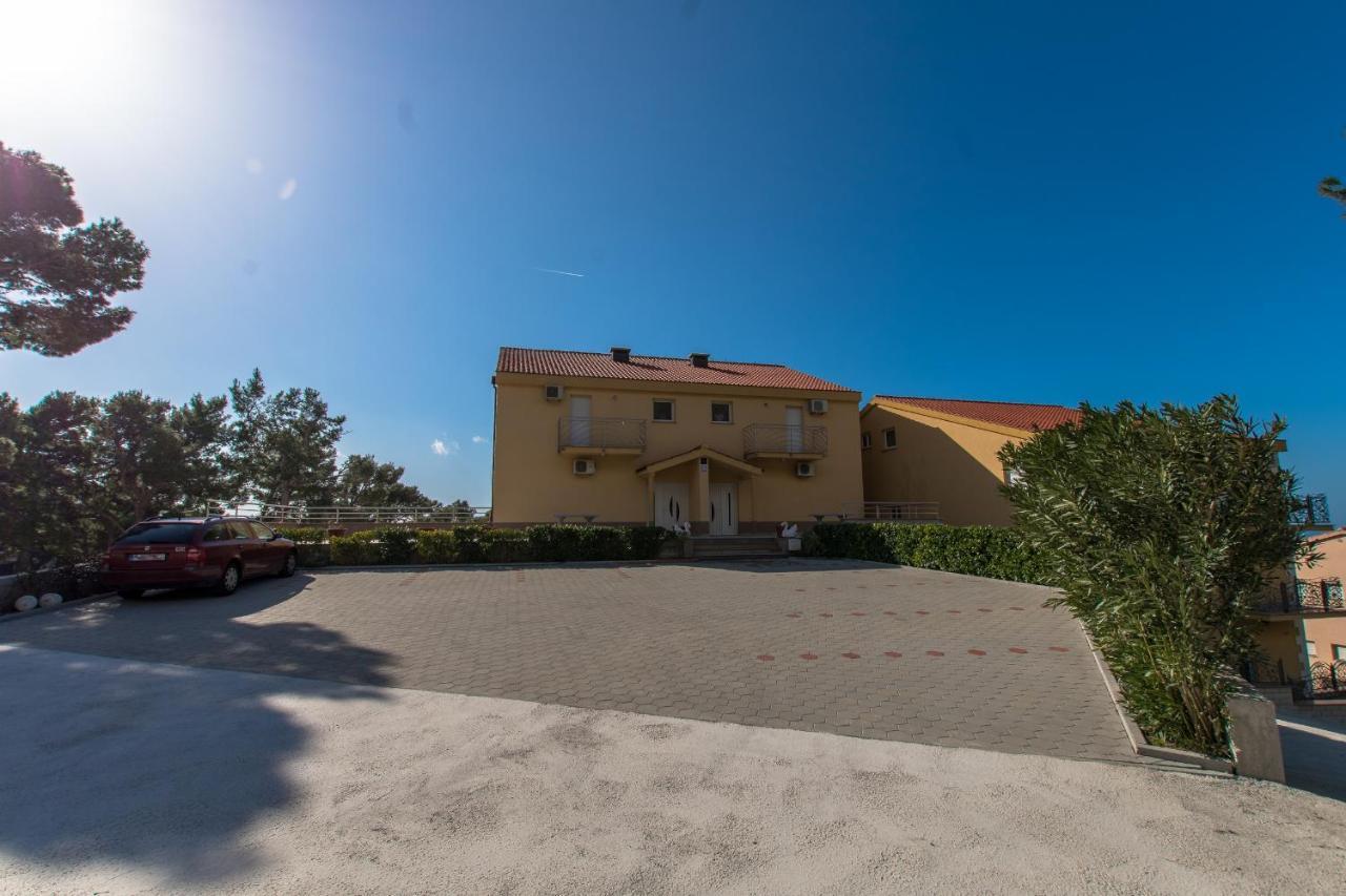 Apartment Zloic In *